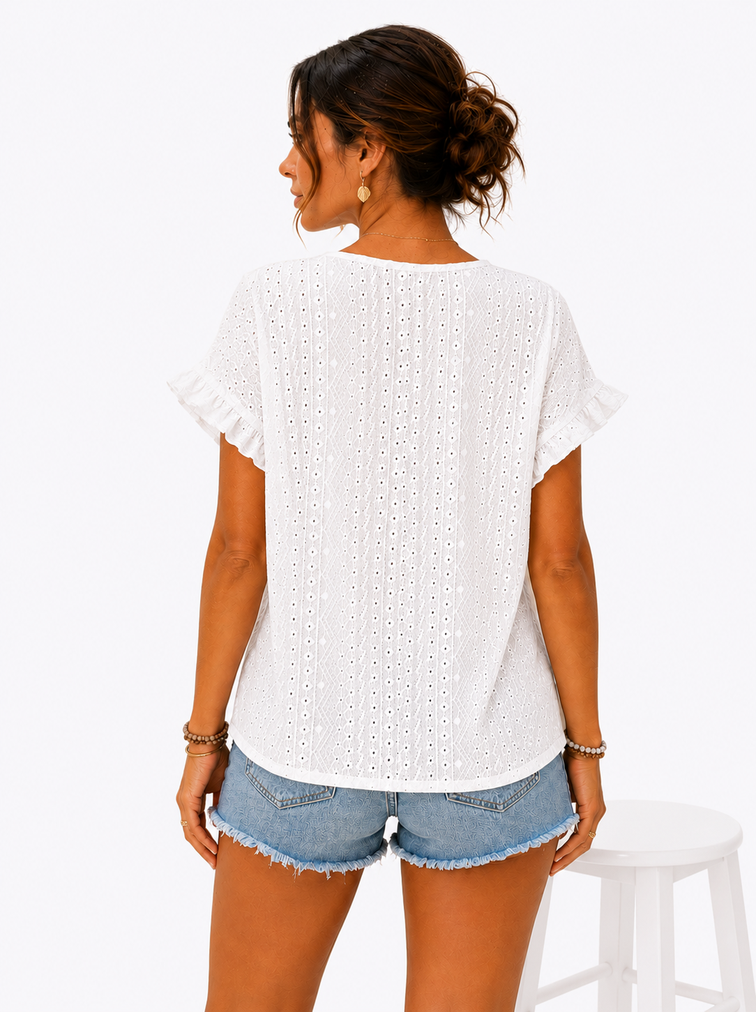 Blusa de cuello redondo con bordado inglés