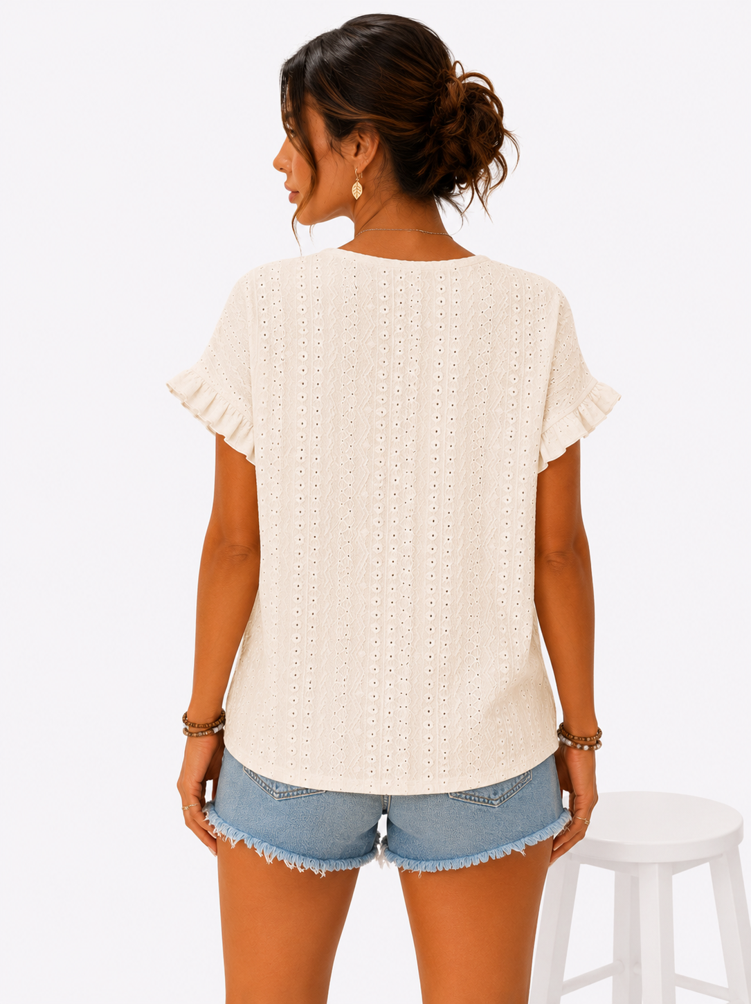 Blusa de cuello redondo con bordado inglés